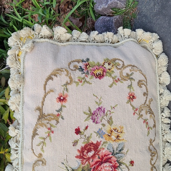 Aubusson  petit  point  floral  tassel  rectangular  pillow - Picture 4 of 16